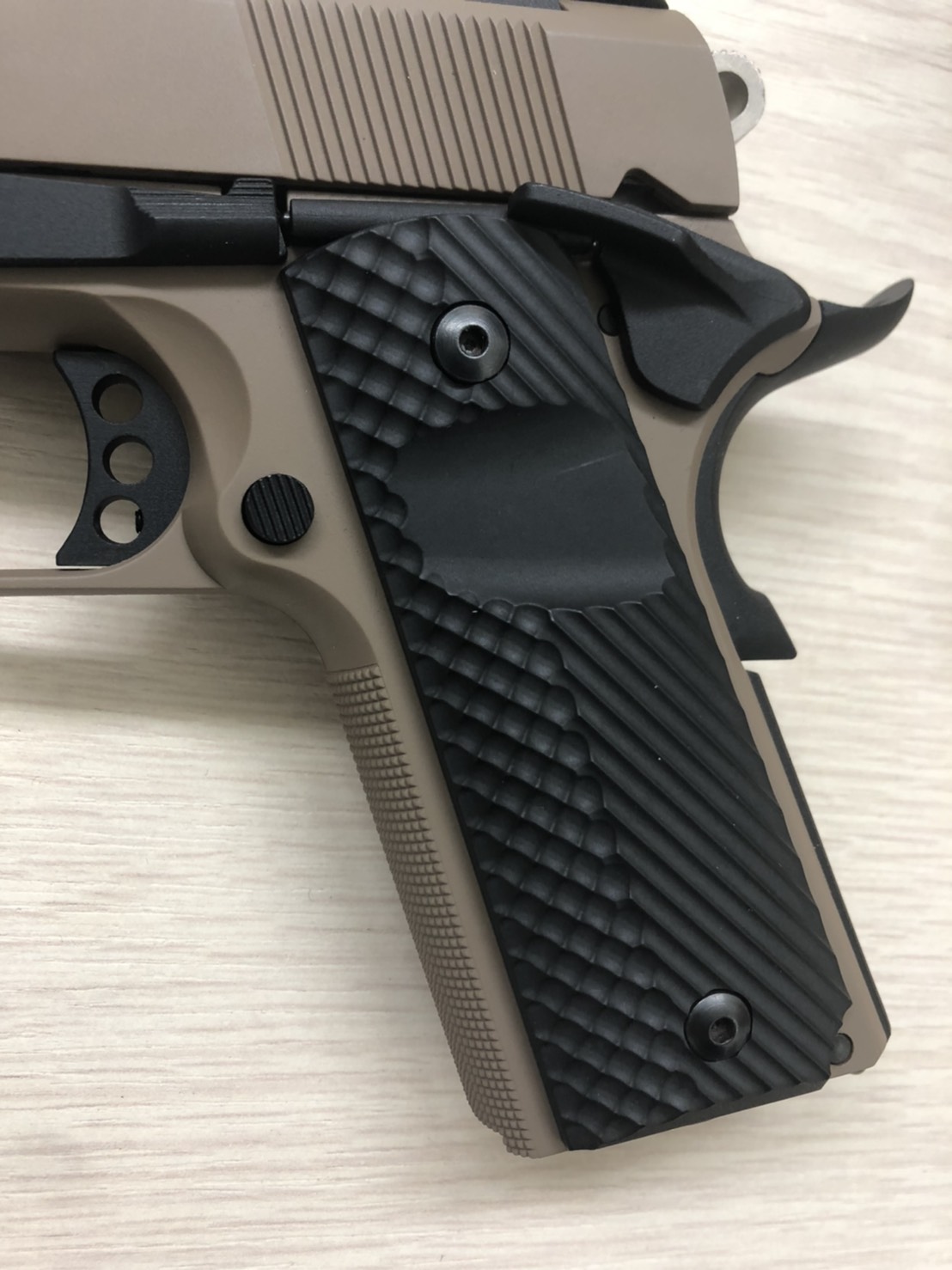 CARBON8（カーボネイト） M45 CQP と DOC を比較！