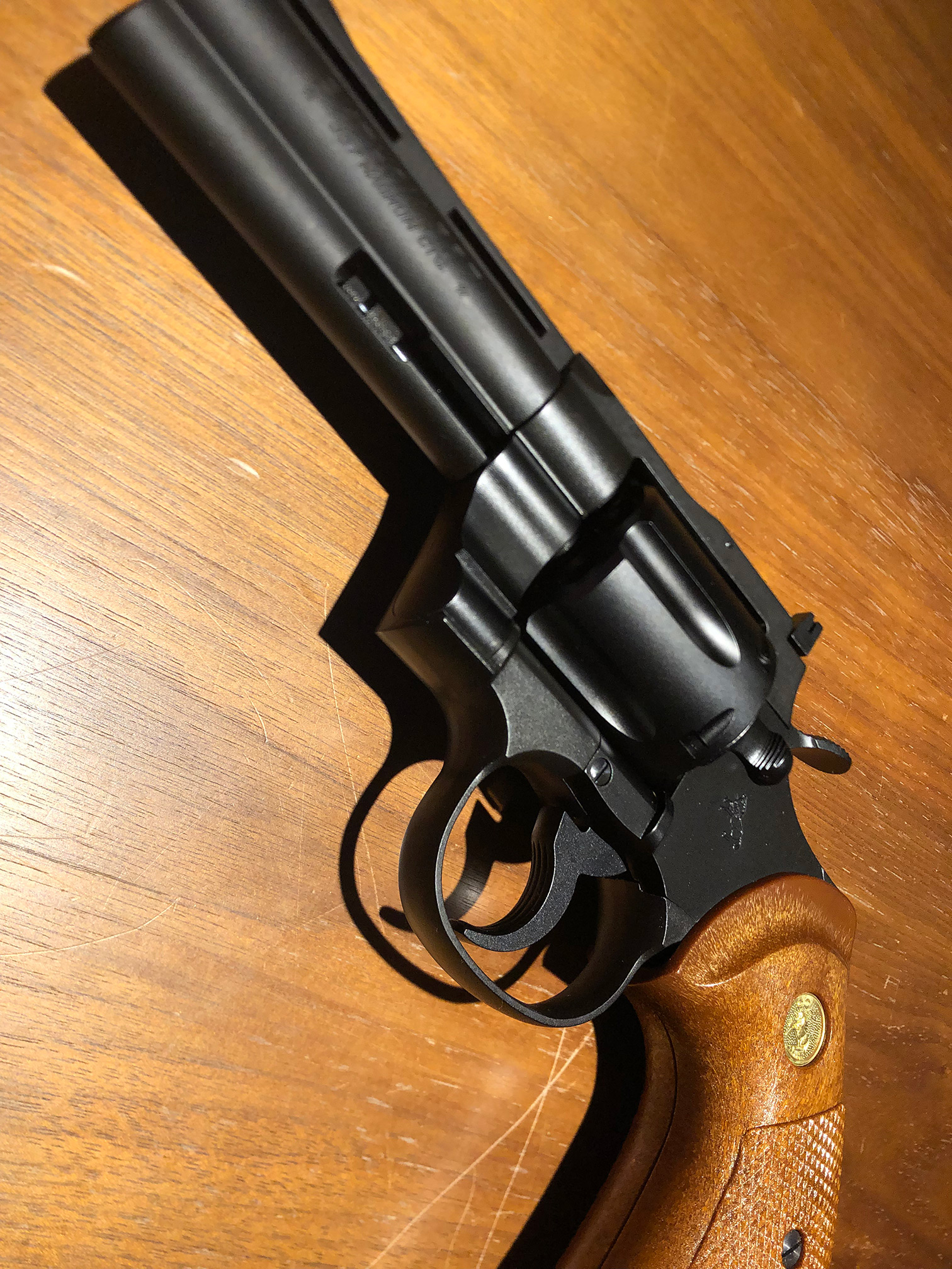 あい専用 MGCコルトパイソン.357Magnum 6インチ ABS樹脂 - トイガン